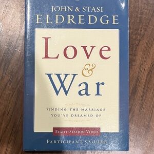 Paperback book - Love & War Participant's Guide by John & Stasi Eldredge